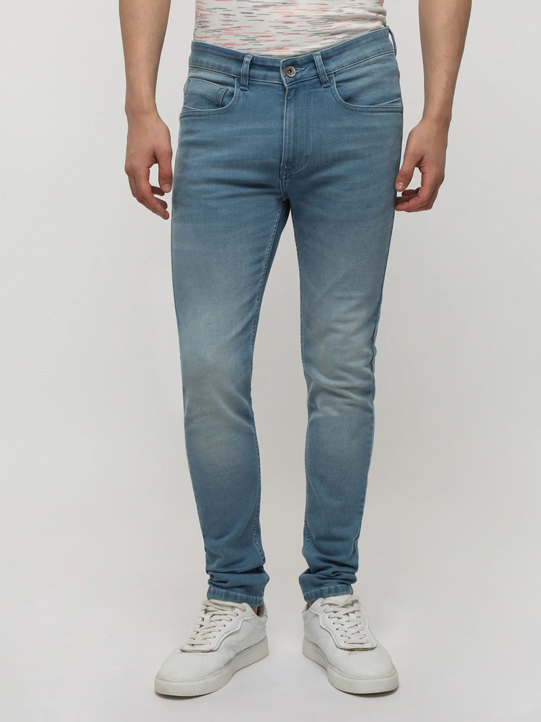 Slim Tapered Light Blue Denim for Trendy Style