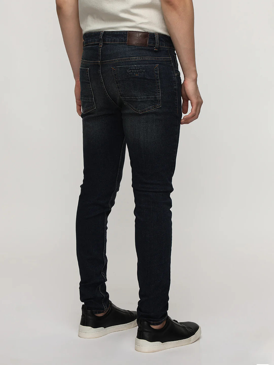 Slim Tapered Dark Blue Denim for Trendy Elegance