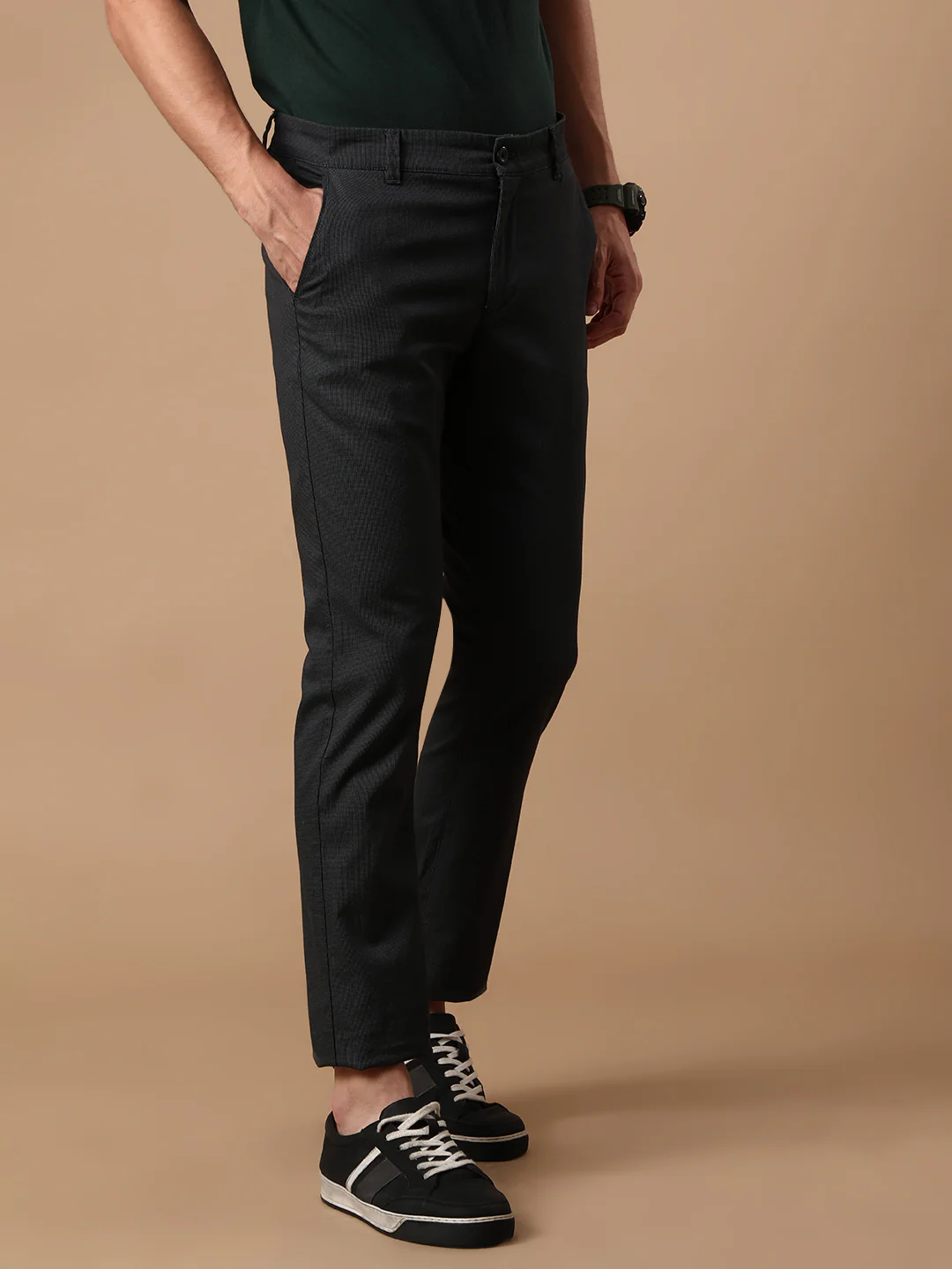 Dark Grey Solid Slim Fit Casual Trouser