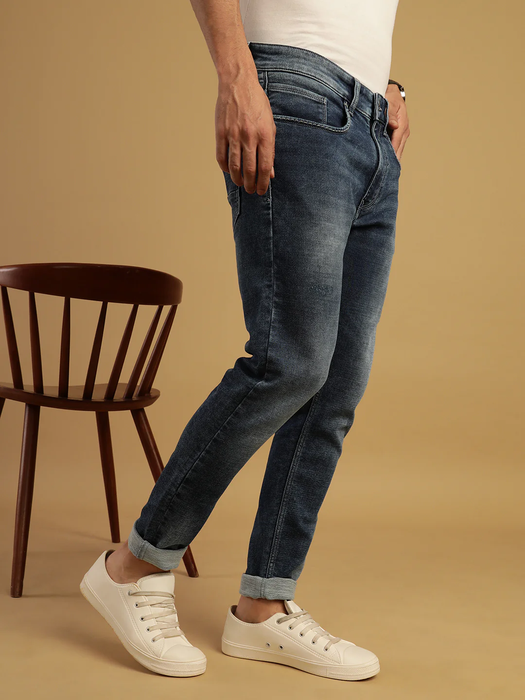 Mid Blue Solid Mid Rise Casual Slim Tapered Jean