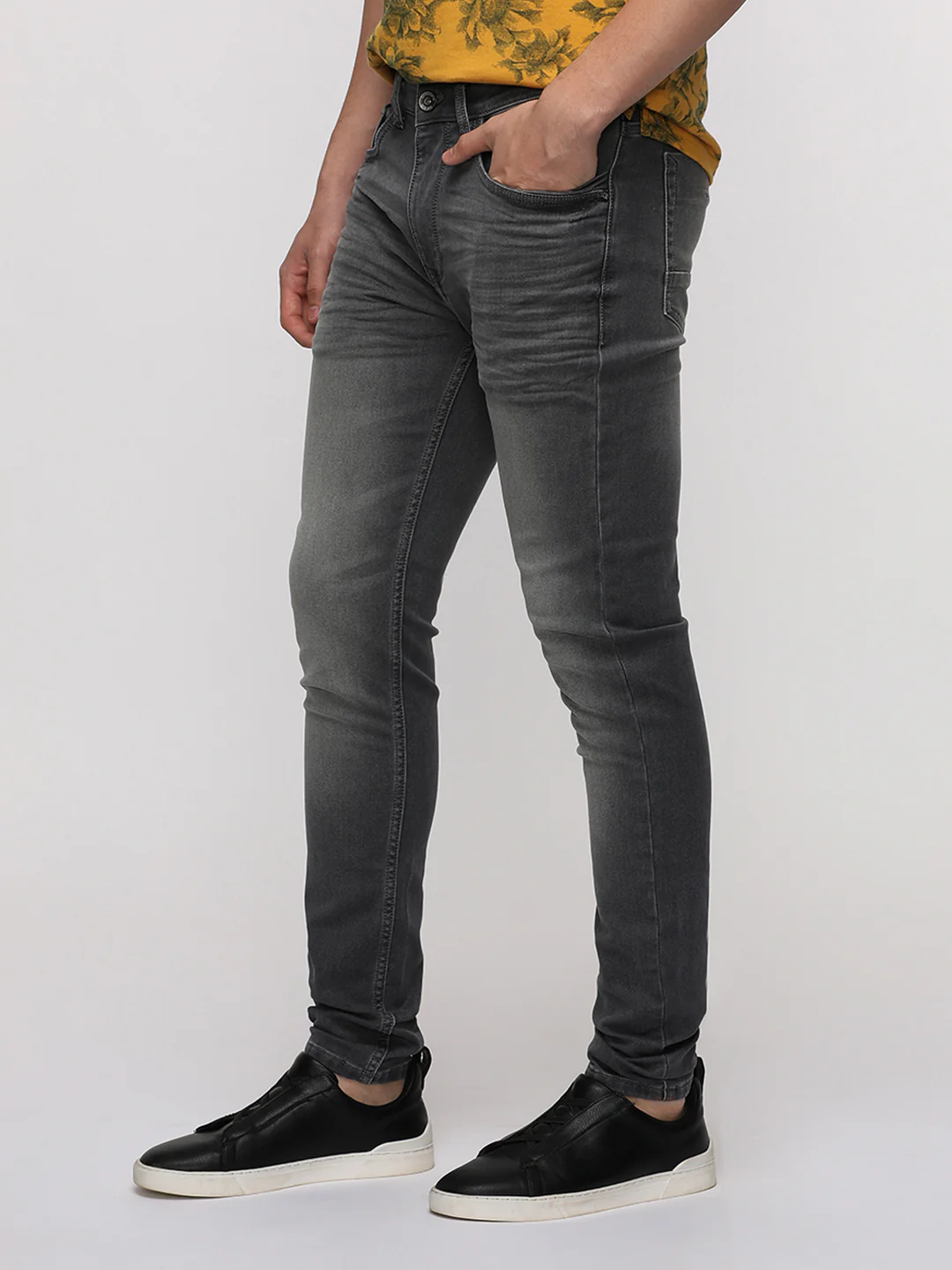 Slim Tapered Grey Denim for Sporty Comfort