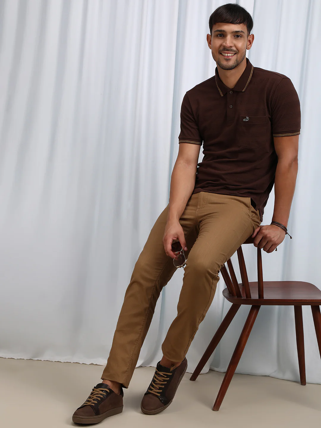 Brown Solid Slim Fit Casual Trouser