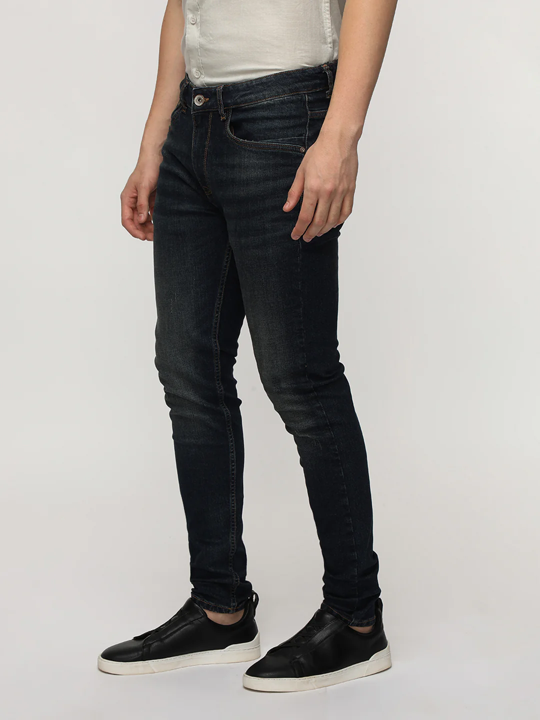 Slim Tapered Dark Blue Denim for Trendy Elegance