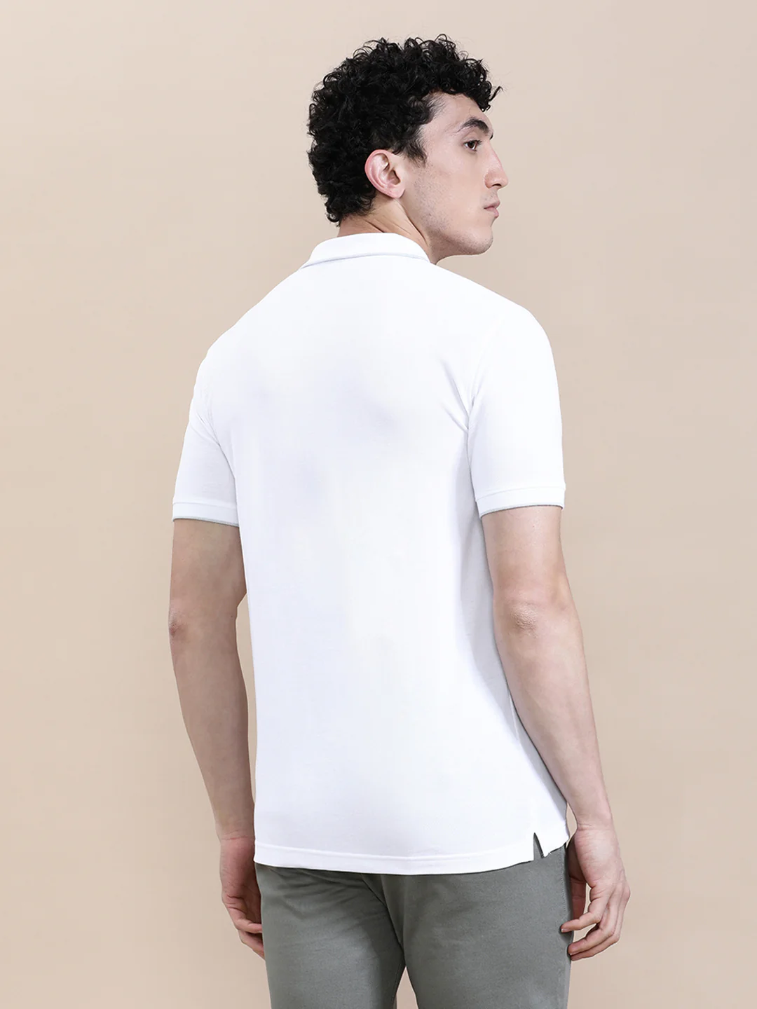 White Solid Casual Polo T-Shirt with Pocket