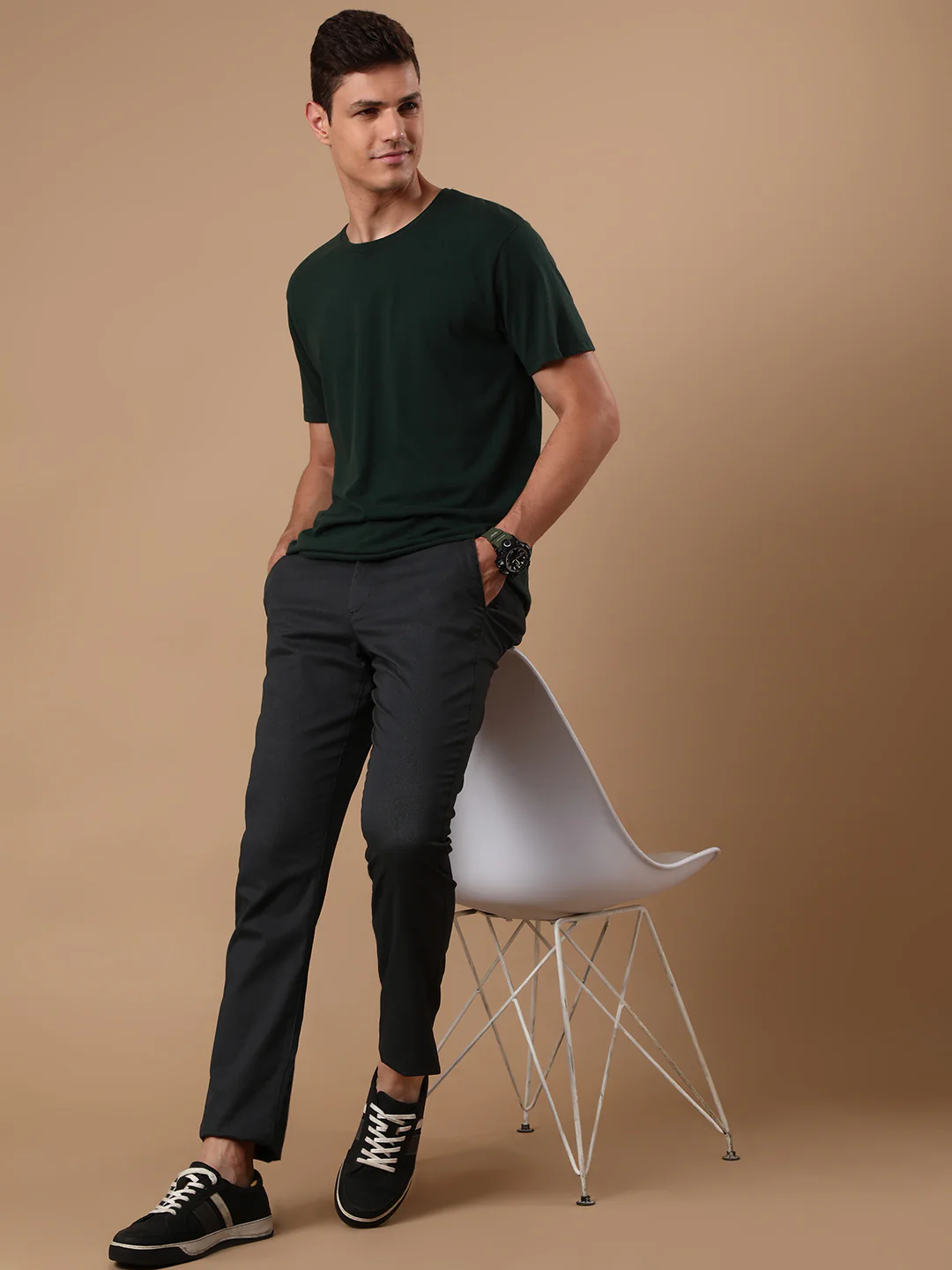 Dark Grey Solid Slim Fit Casual Trouser