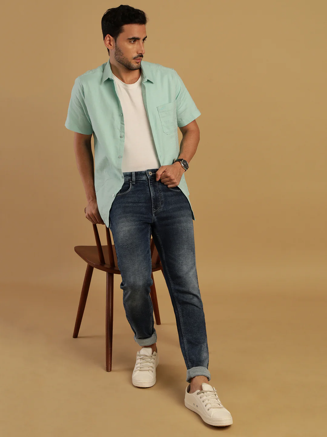 Mid Blue Solid Mid Rise Casual Slim Tapered Jean