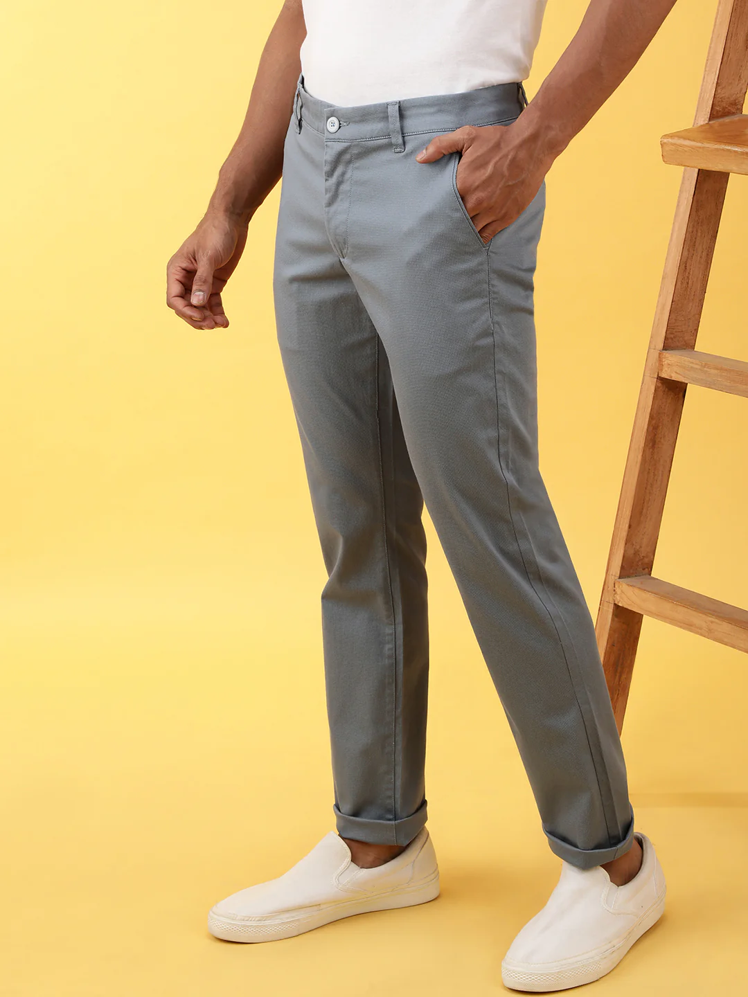 Blue Solid Slim Fit Casual Trouser