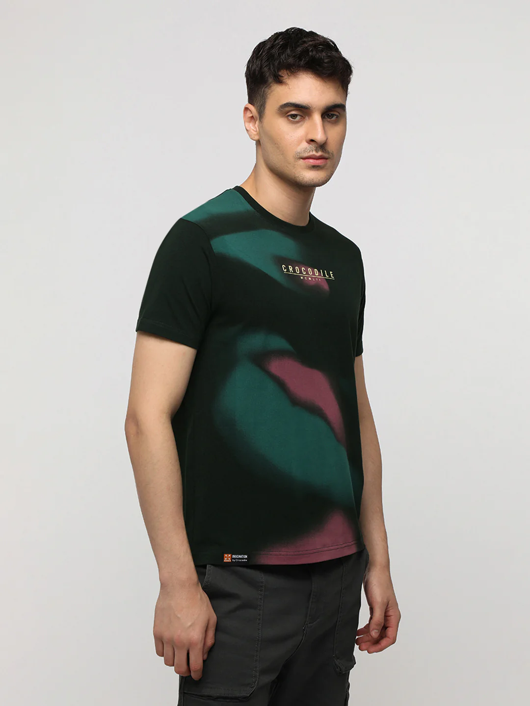 Blurry Print with Letter Graphic T-Shirt in Dark Green