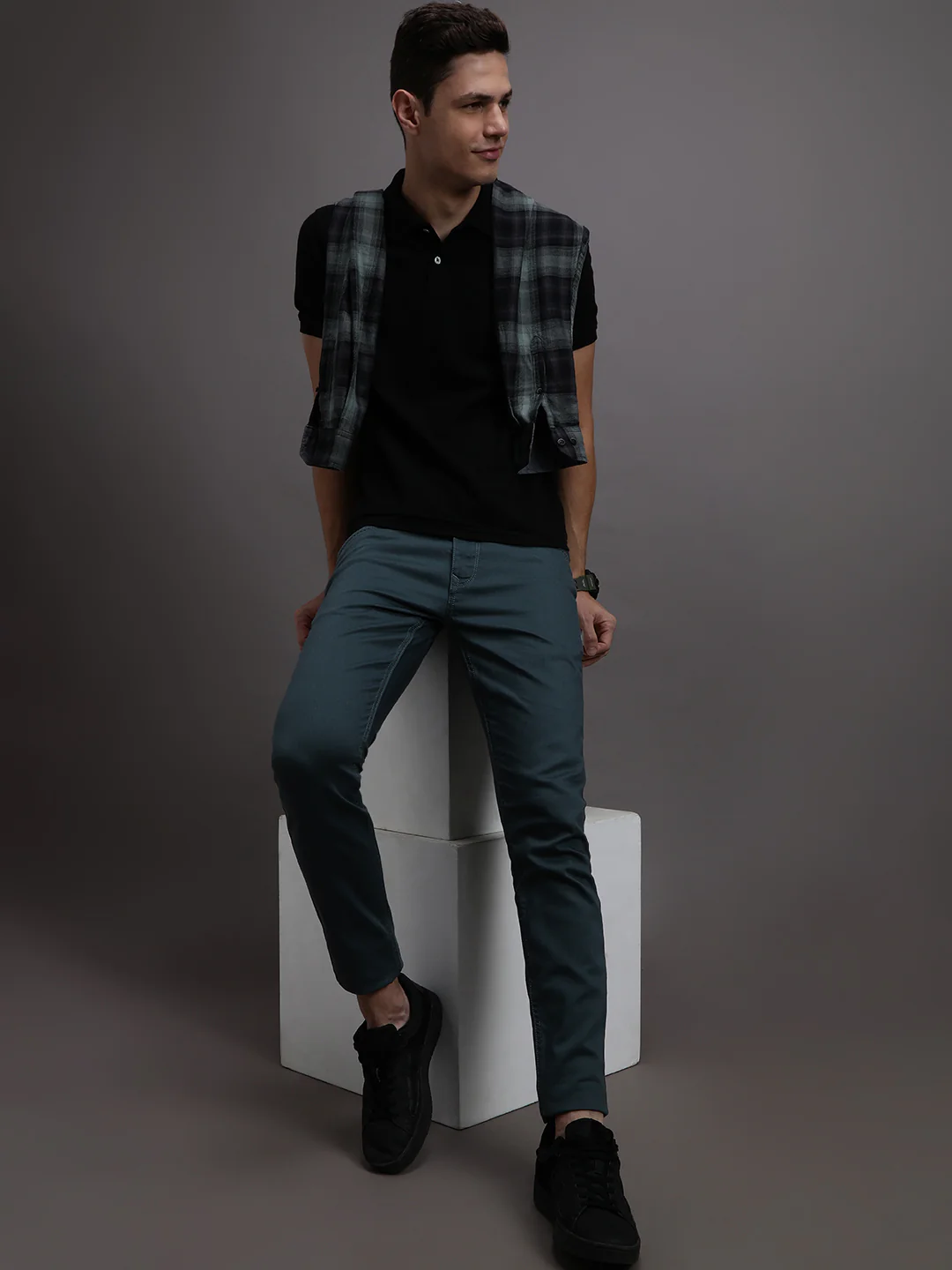 Teal Green Solid Mid Rise Slim Fit Jean