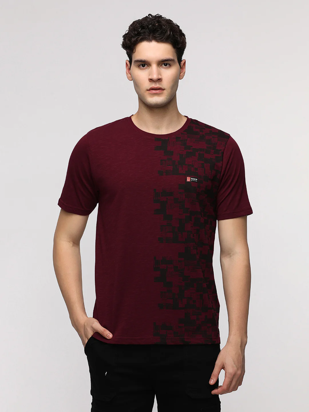 Vertical Grunge Graphic Printed T-Shirt in Burgundy