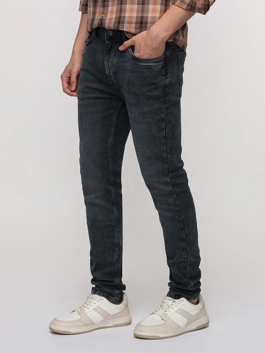 Slim Fit Signature Tinted Denim for Trendy Outfits