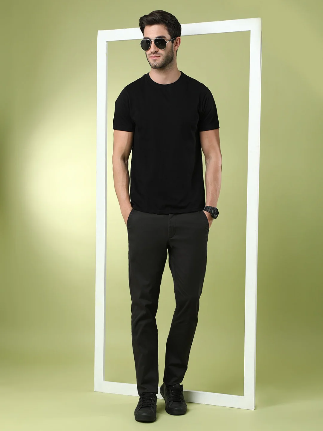 Dark Grey Solid Slim Fit Casual Trouser