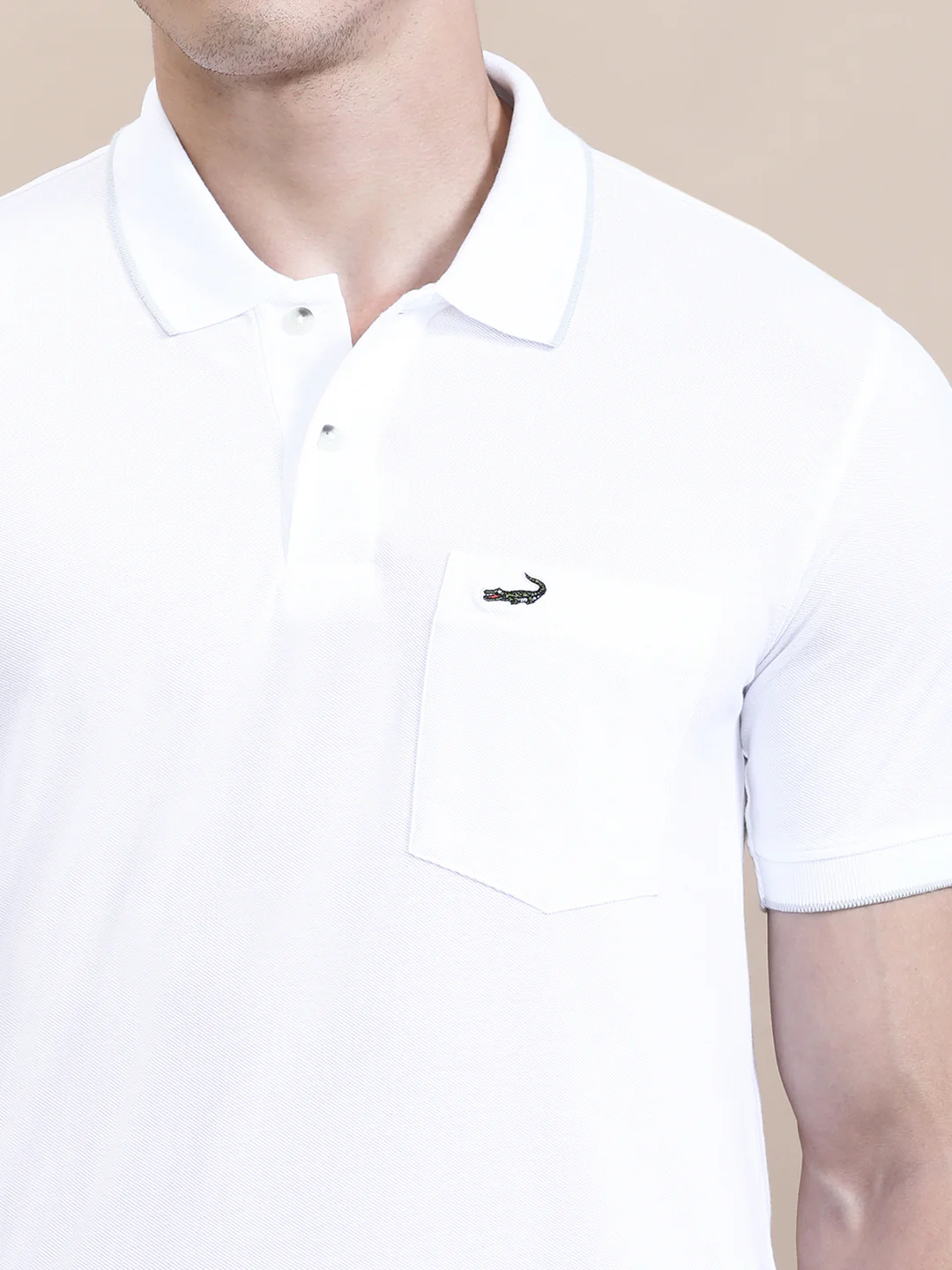White Solid Casual Polo T-Shirt with Pocket