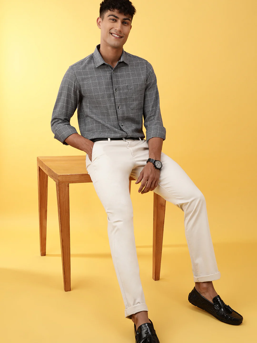 Light Beige Solid Slim Fit Casual Trouser