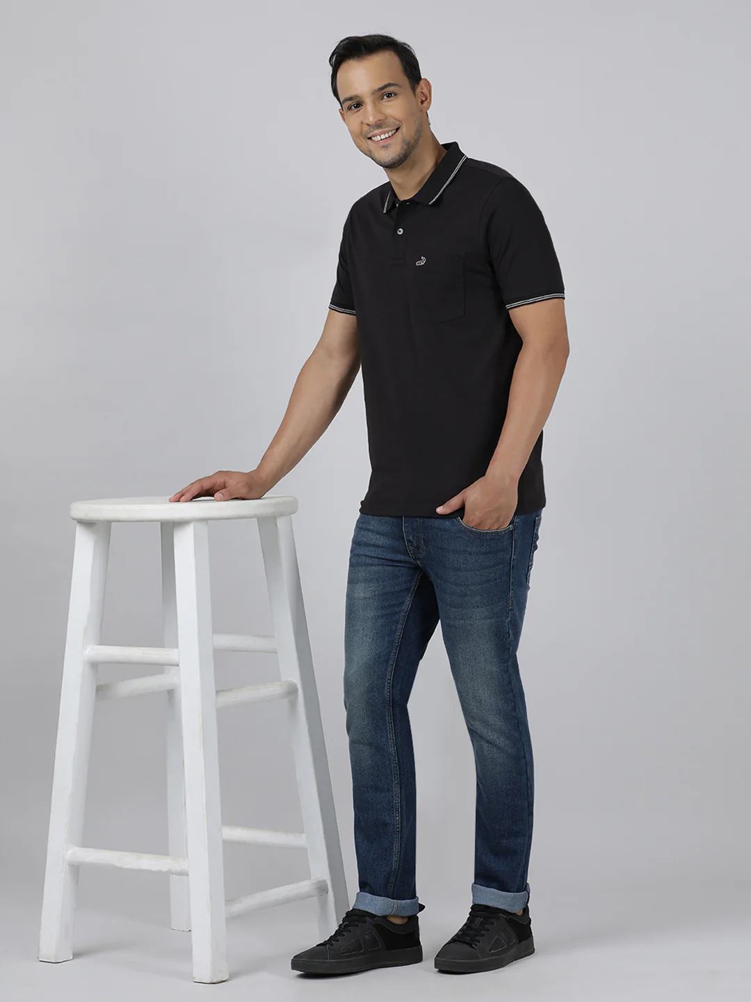 Mid Blue Solid Mid Rise Slim Fit Casual Jean