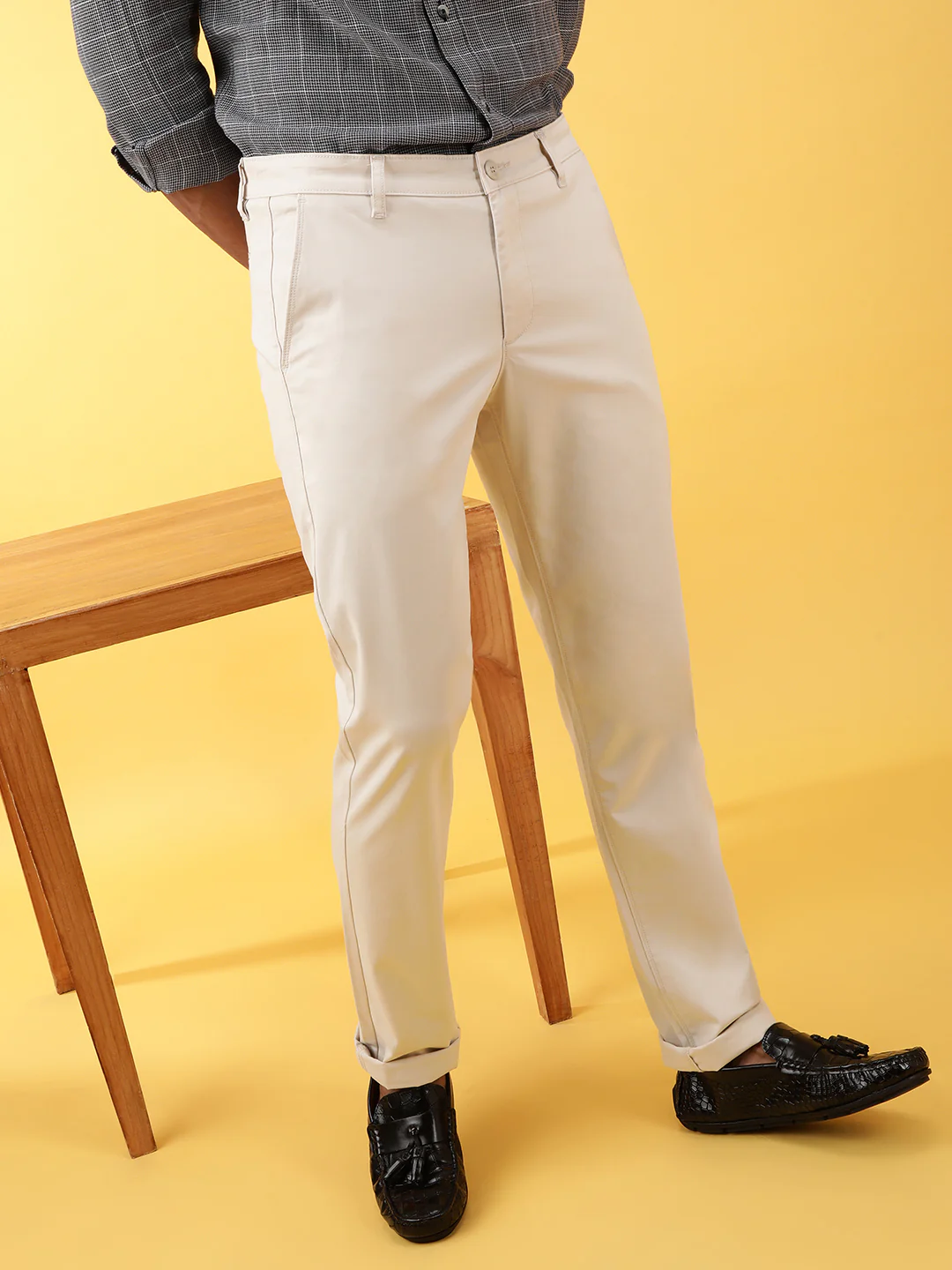 Light Beige Solid Slim Fit Casual Trouser
