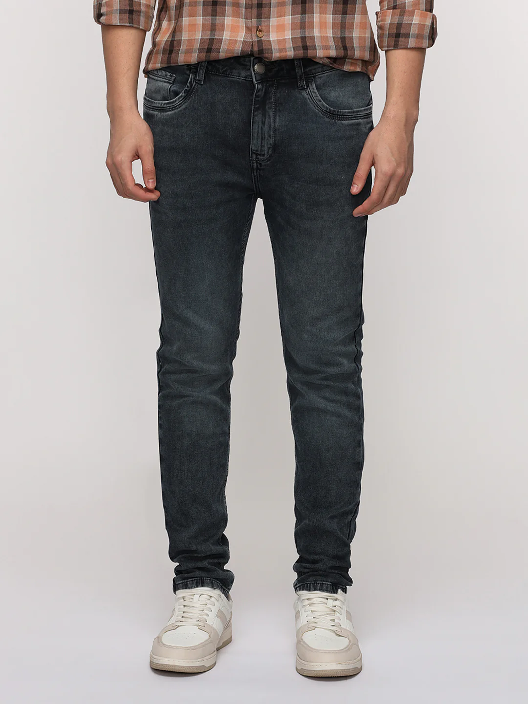 Slim Fit Signature Tinted Denim for Trendy Outfits