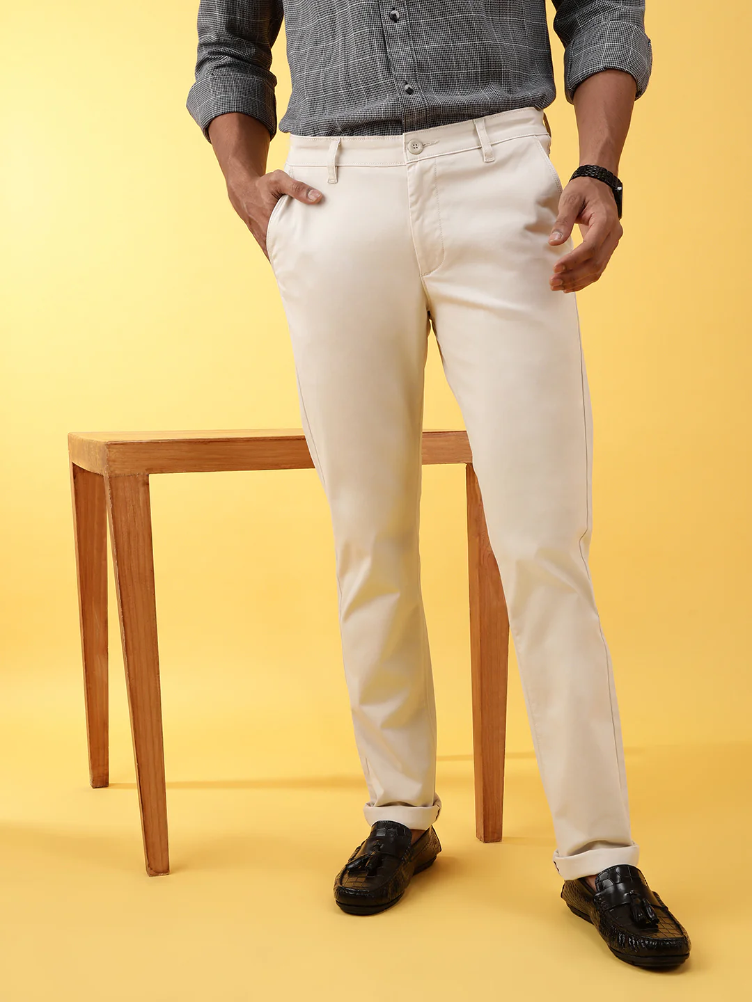 Light Beige Solid Slim Fit Casual Trouser