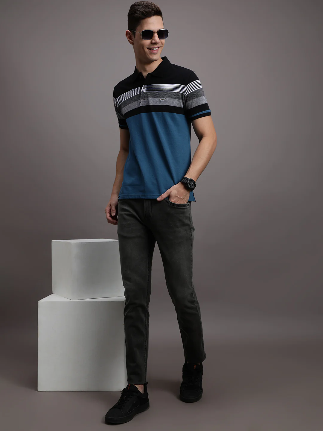 Black Solid Mid Rise Slim Tapered Casual Jean