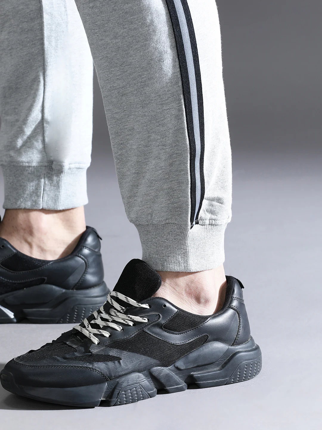 Solid Classic Fit Grey Melange Joggers