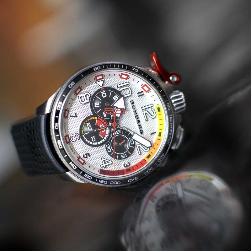 BOLT-68 RACING WHITE & BLACK