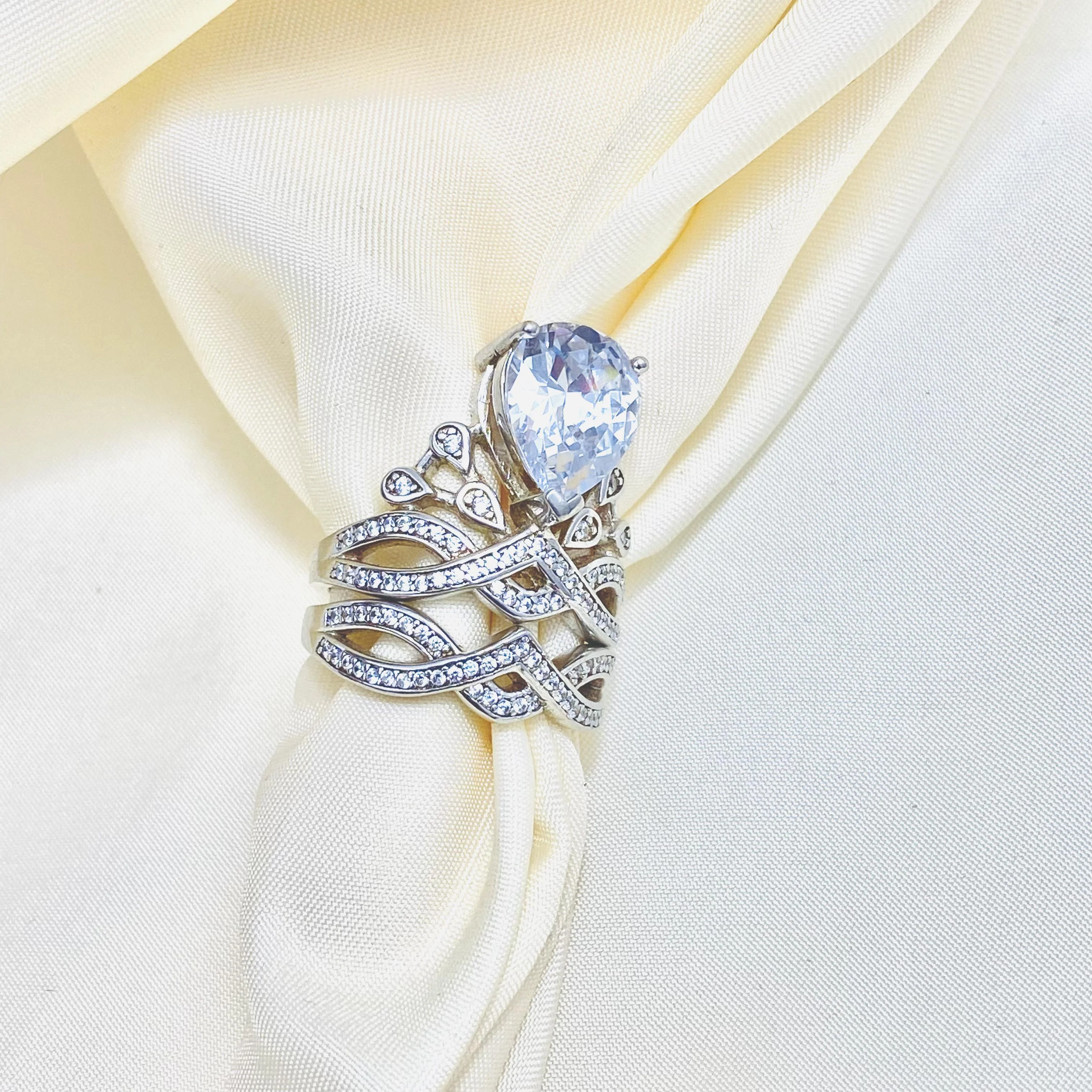 Stunning Silver Bridal set is the perfect set
