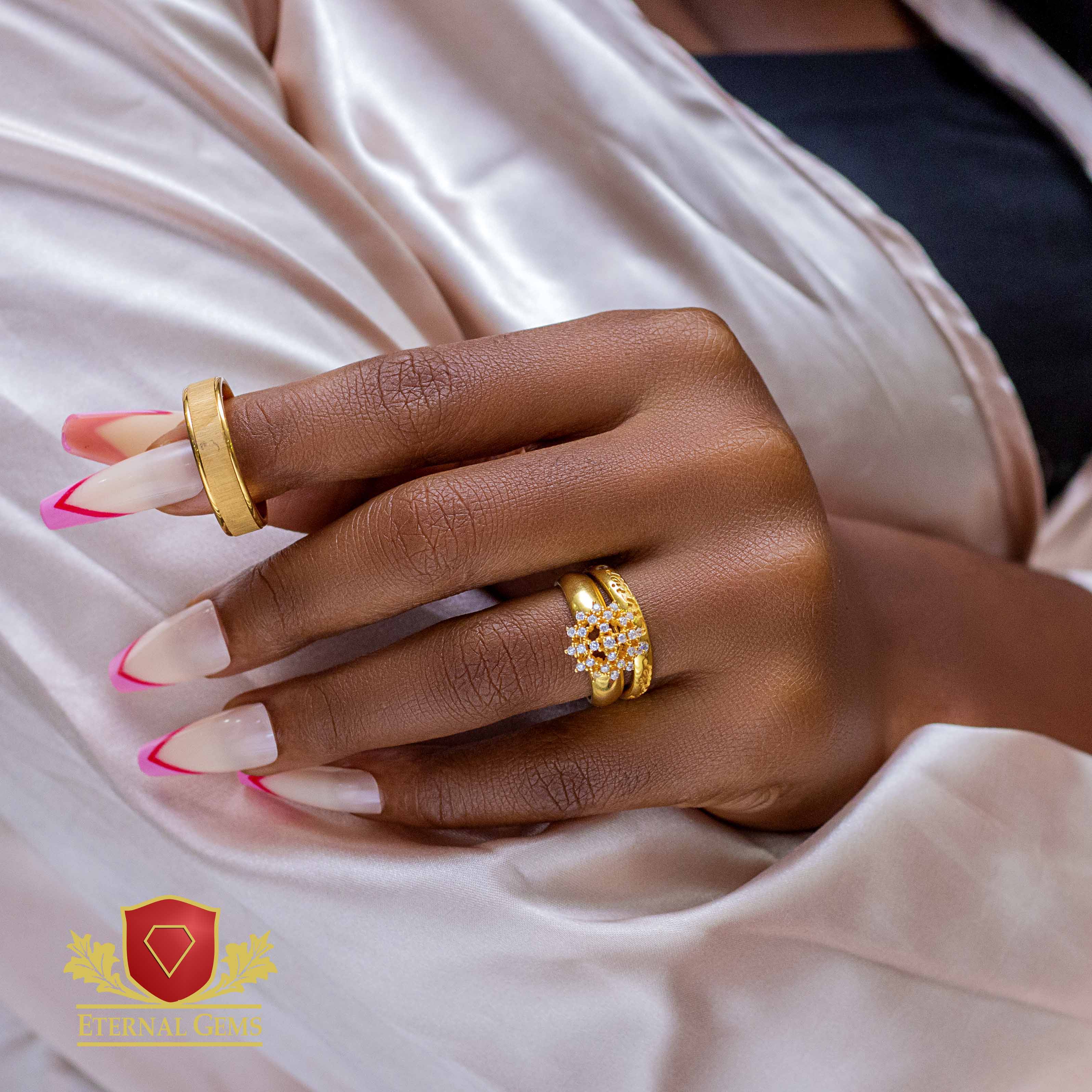 Kyla Exclusive 18 Karat Gold Wedding Set