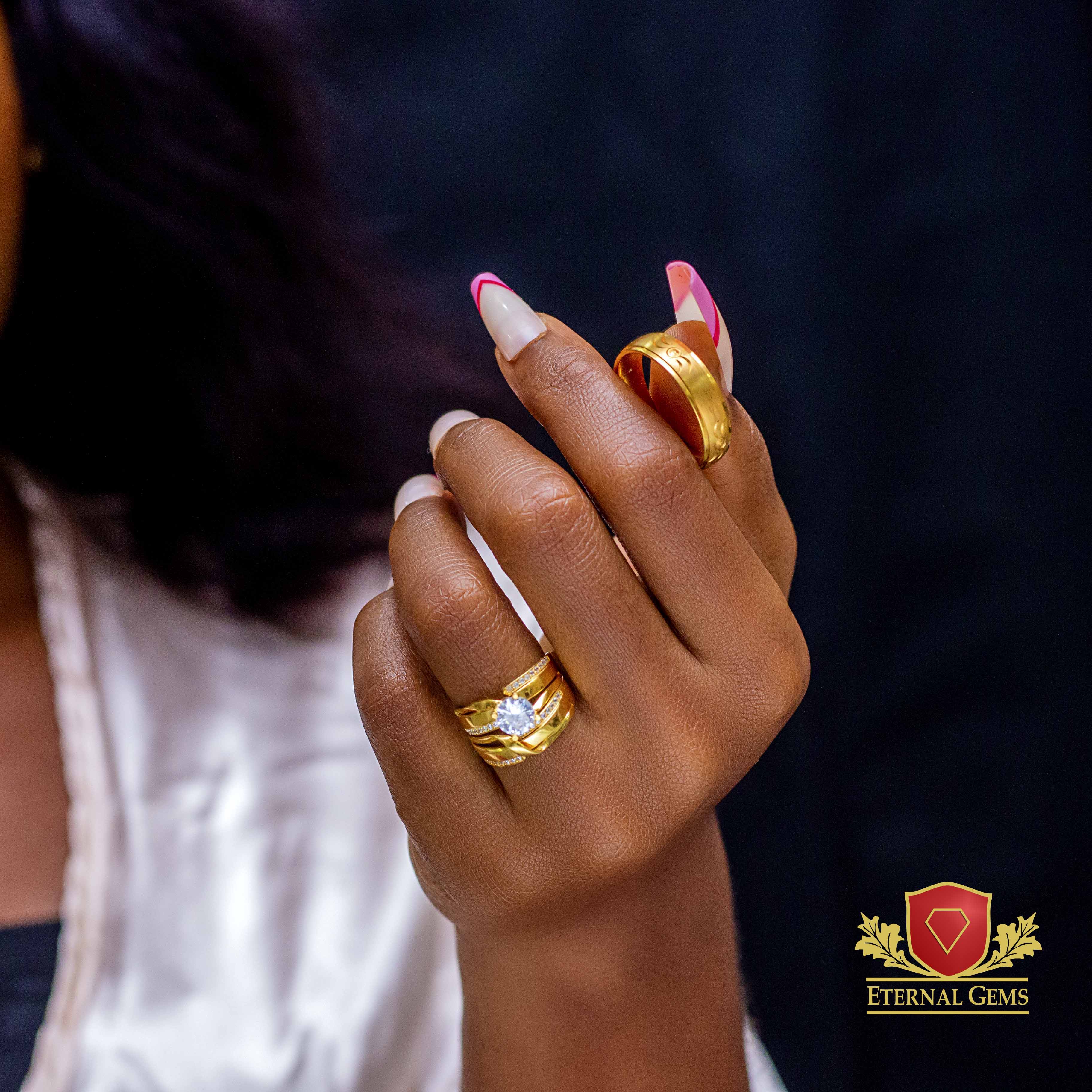 Anahi Exclusive 18 Karat Gold Wedding Set