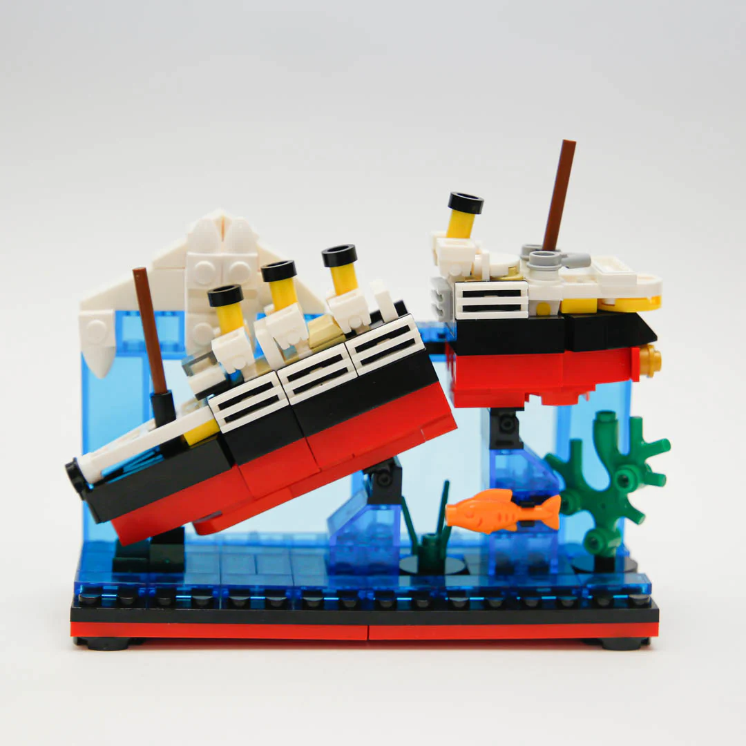 Titanic Break-in-half Building Blocks Toy Set