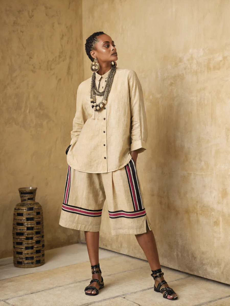 Cotton and linen women's shirt and five length pants set