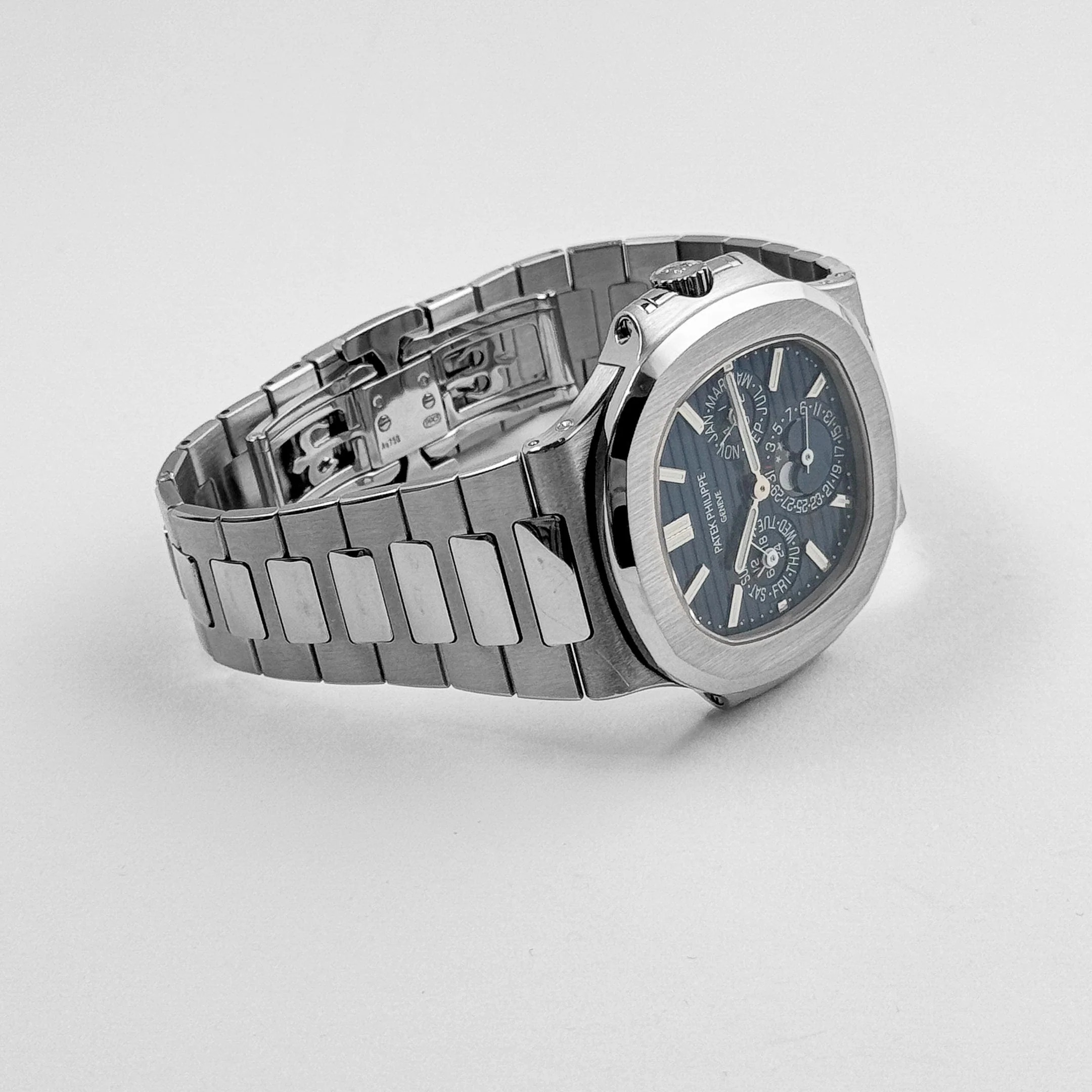 Patek Philippe Nautilus 5740/1G-001 Perpetual Calendar Moon Phases White Gold (2023)