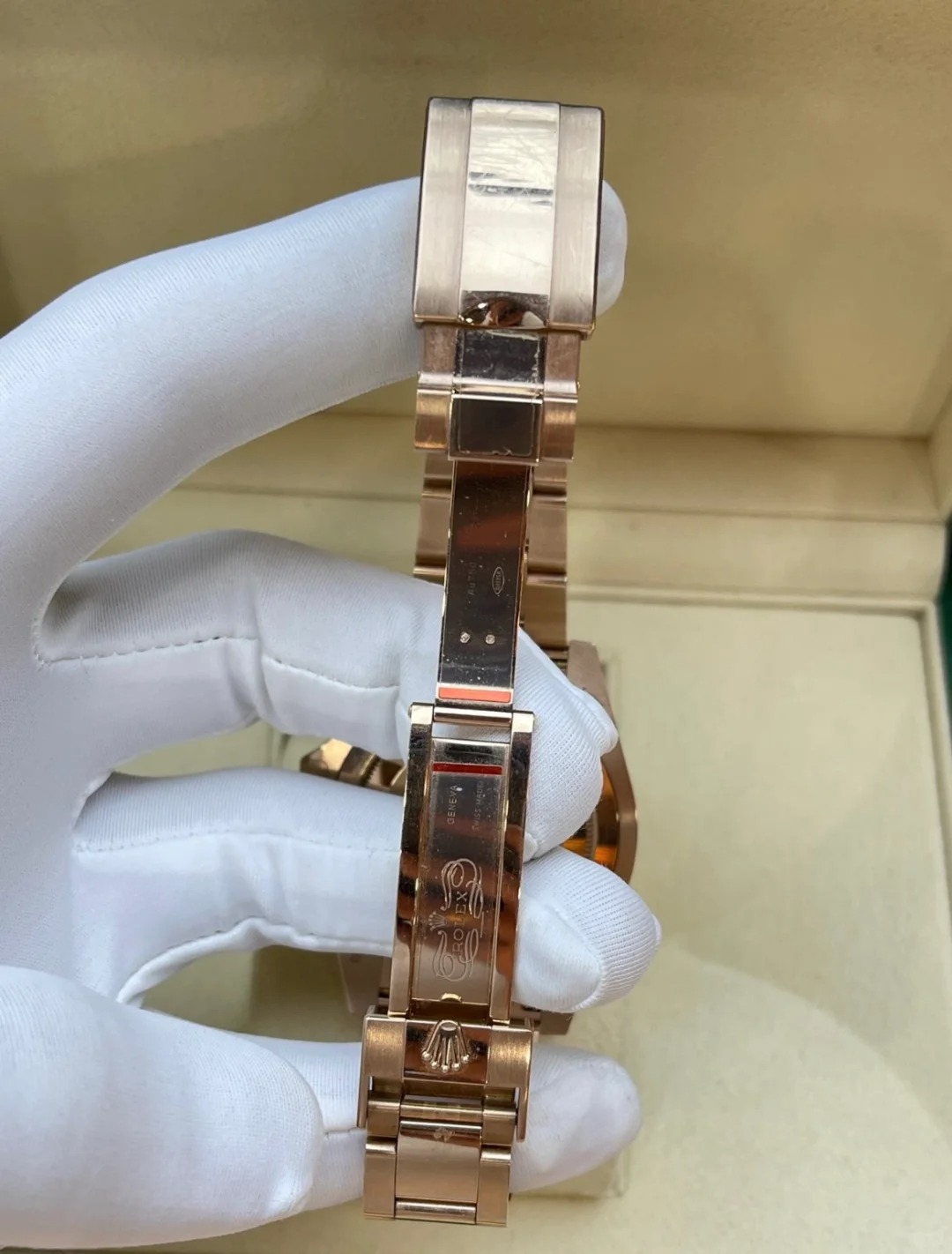 Rolex GMT-Master II 40mm Root Beer Black Dial Oyster Bracelet 18k Rose Gold Watch 126715chnr-0001