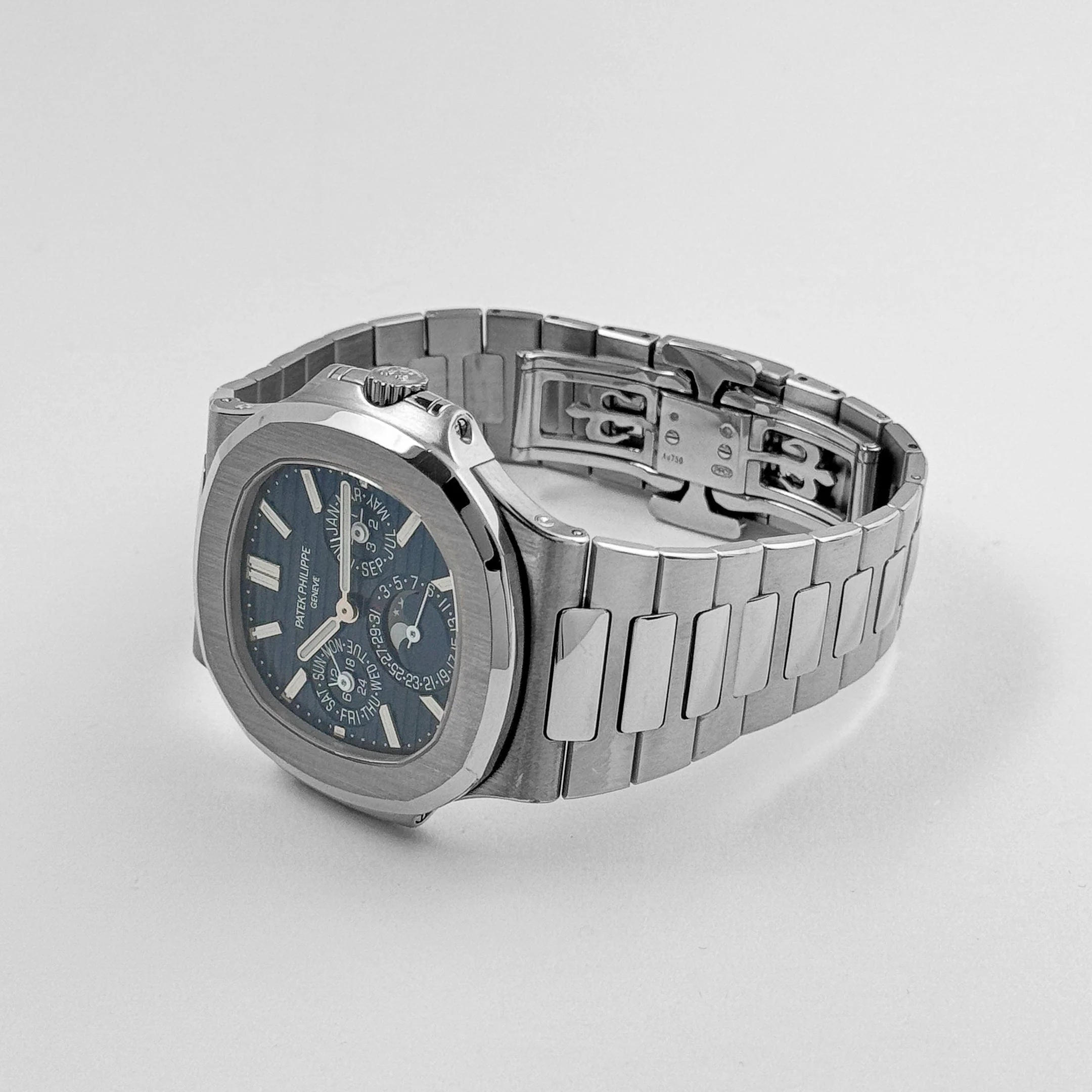 Patek Philippe Nautilus 5740/1G-001 Perpetual Calendar Moon Phases White Gold (2023)