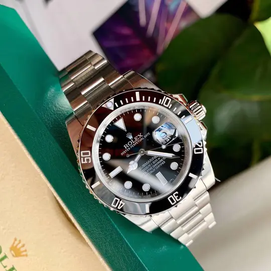 Rolex Submariner Date Hulk Oystersteel Men's Watch 116610LV-0002