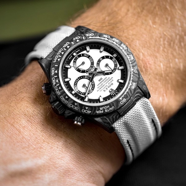 Cosmograph Daytona Carbon Cream V2