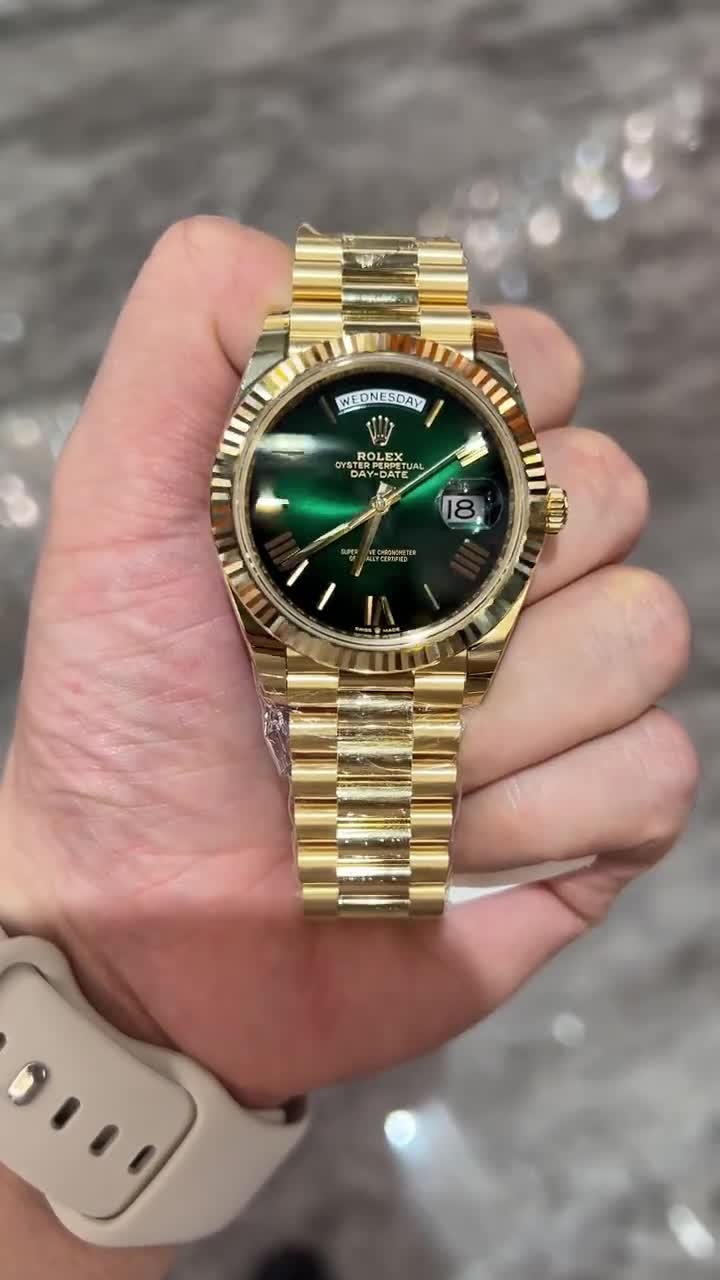 Rolex 2024 Day-Date m128238-0118 Green Dial Yellow Gold Bracelet