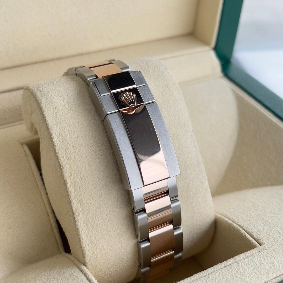 Perpetual GMT-Master II 126719blro Series