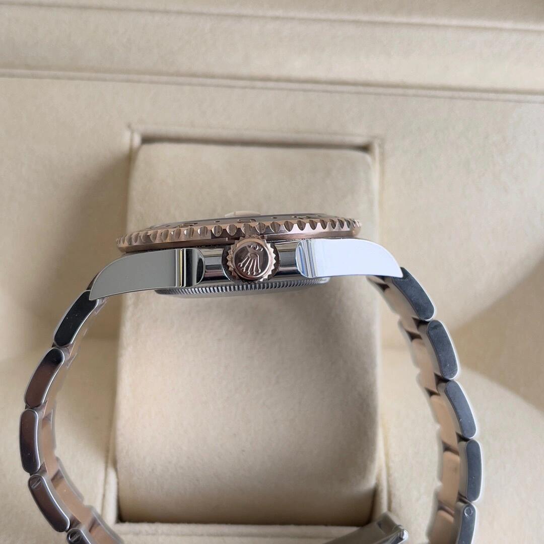 Perpetual GMT-Master II 126719blro Series