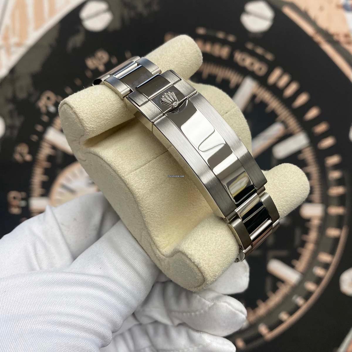 Rolex Submariner Date White Gold Men's Watch 116619LB