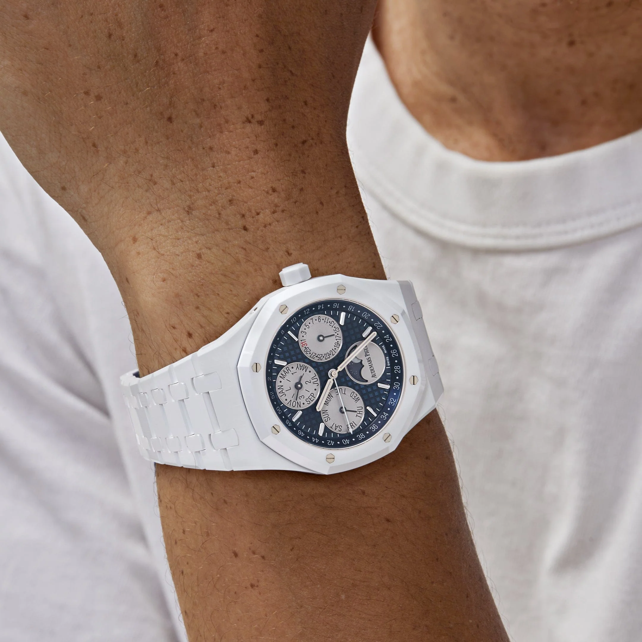 Audemars Piguet Royal Oak Perpetual Calendar 26579CB.OO.1225CB.01 White Ceramic Blue Dial