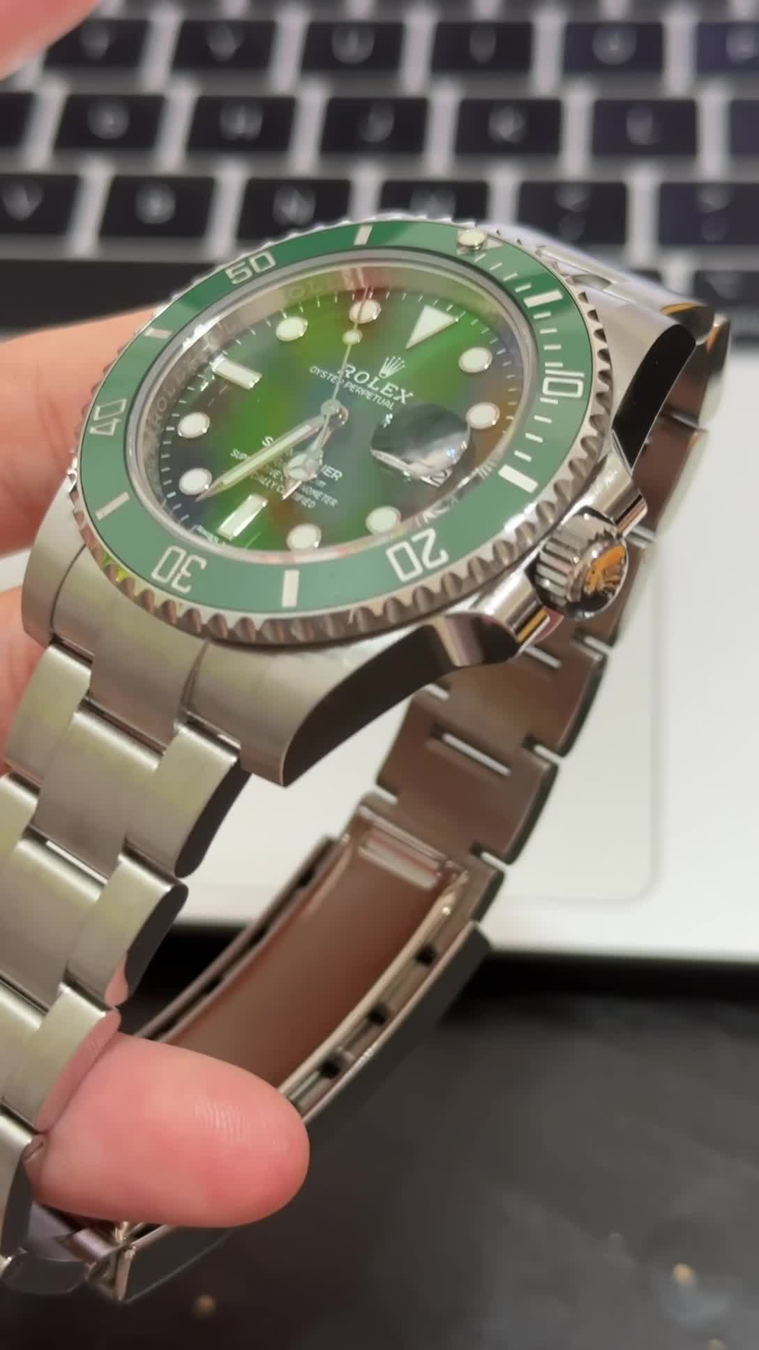Perpetual Submariner 116610lv Series