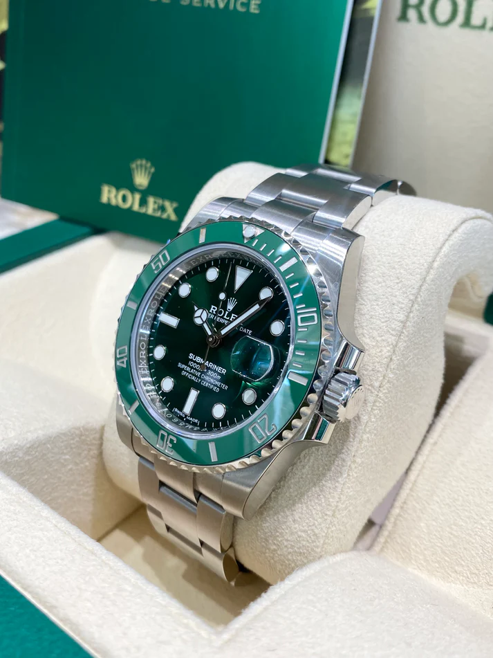Rolex Submariner Date Hulk Oystersteel Men's Watch 116610LV-0002