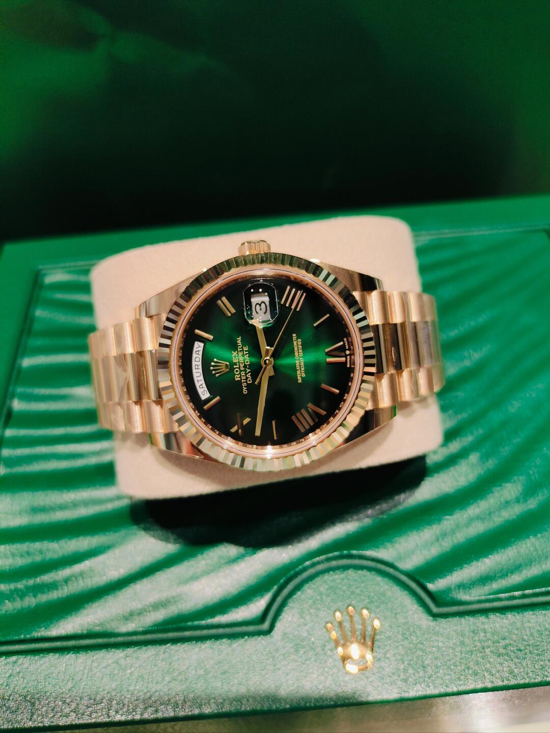 Rolex 2024 Day-Date m128238-0118 Green Dial Yellow Gold Bracelet
