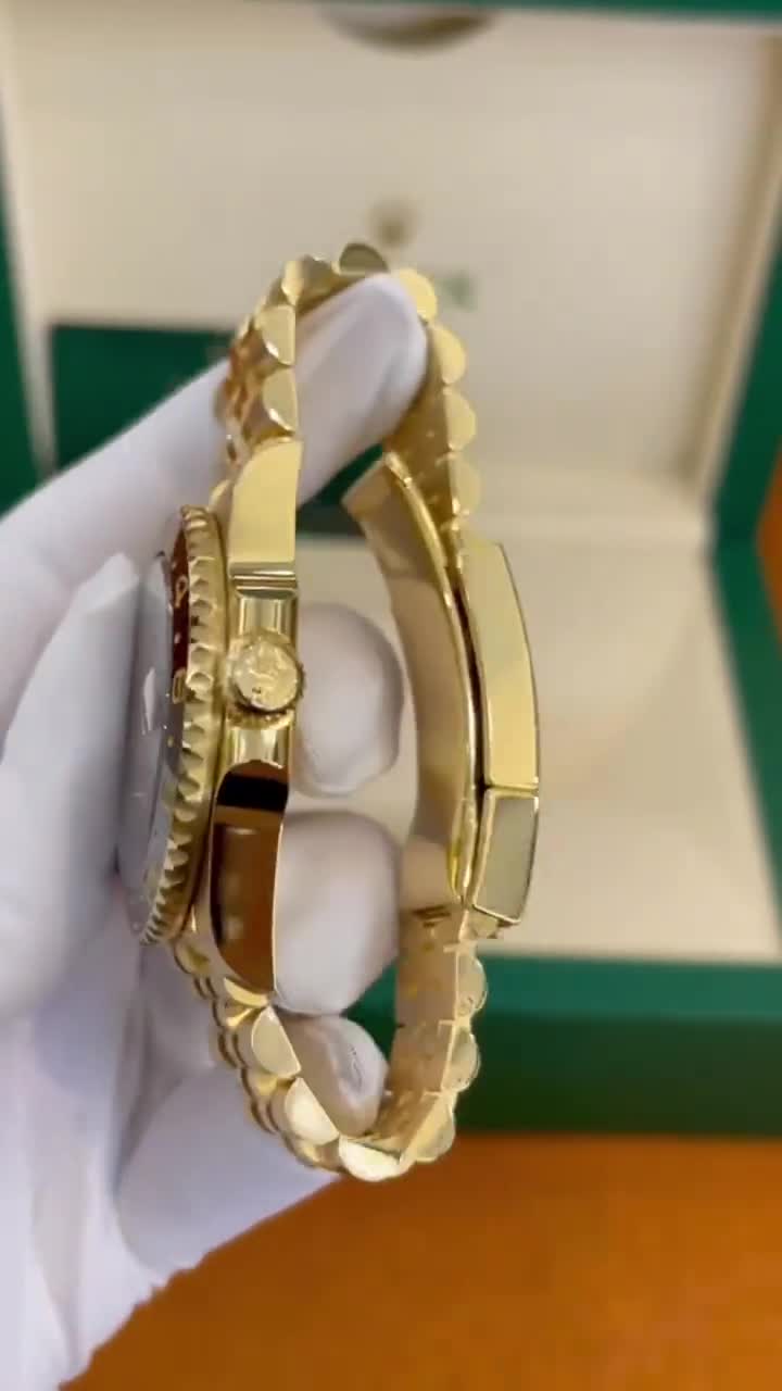 Rolex GMT Master ll Yellow Gold Black Dial Jubilee Bracelet Men's Watch 40mm M126718GRNR-0001