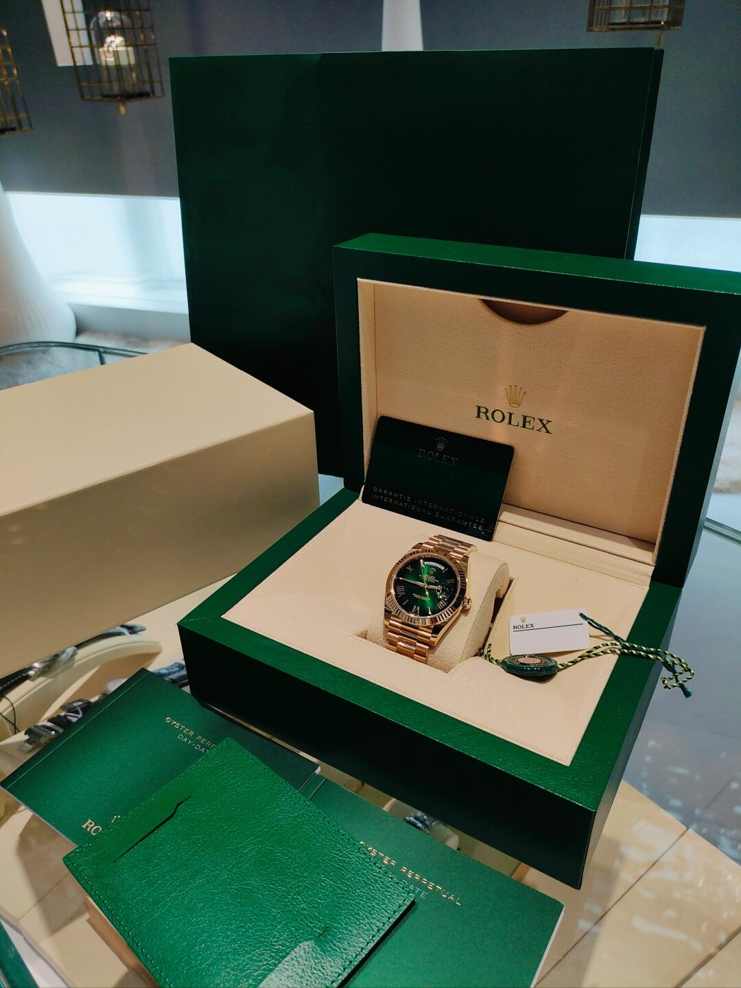 Rolex 2024 Day-Date m128238-0118 Green Dial Yellow Gold Bracelet