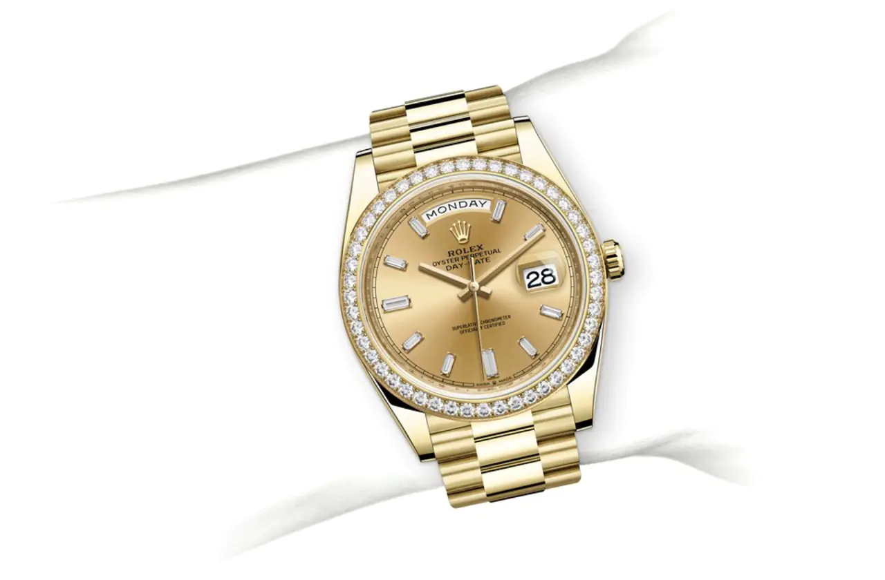 Day-Date 228348RBR Yellow Gold Diamond Bezel Champagne Diamond Dial