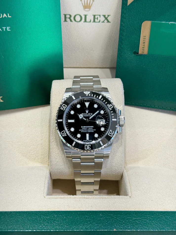 Rolex Submariner Date Hulk Oystersteel Men's Watch 116610LV-0002