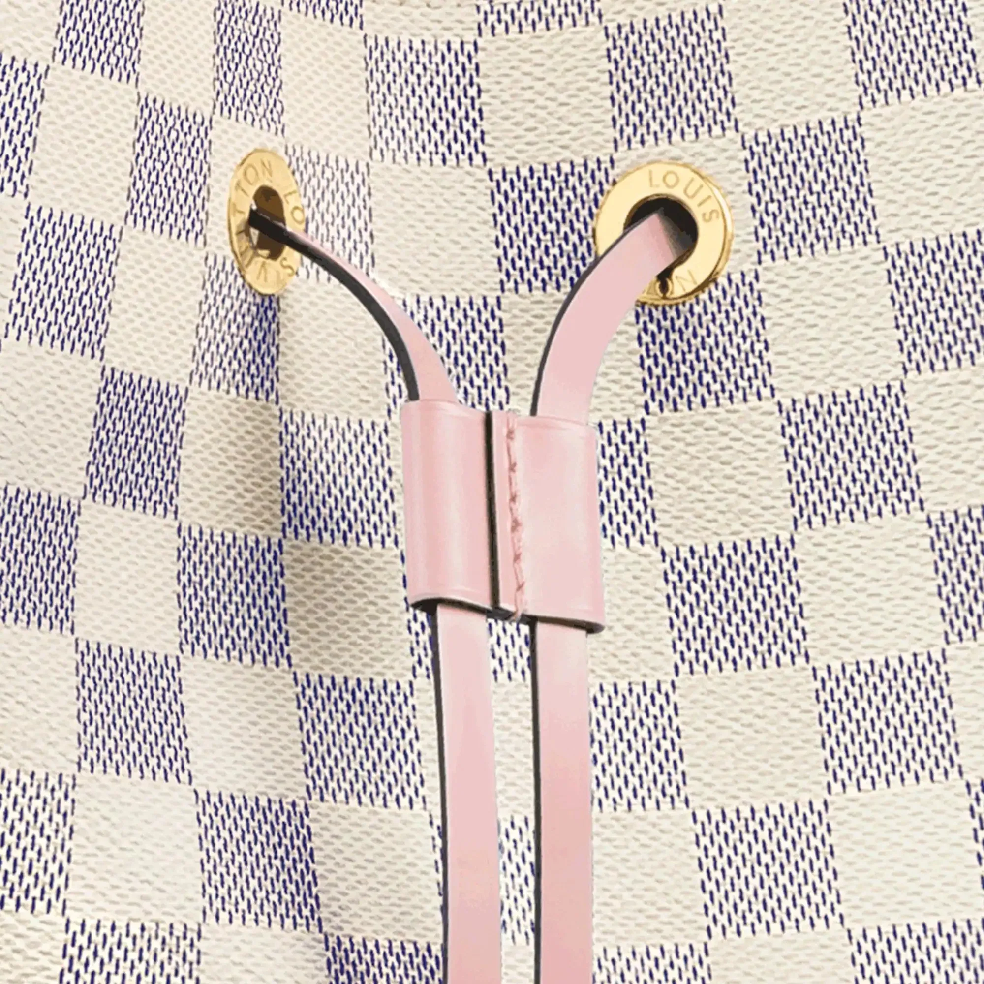 Replicate NeONOe N40152 (1:1Replicate )(1:1 replica)