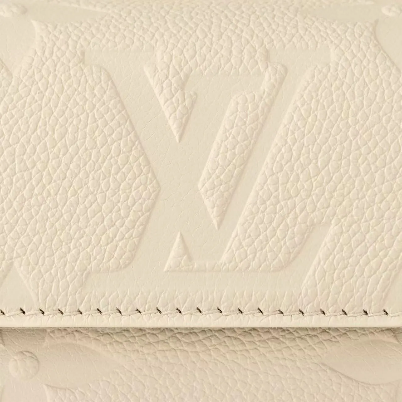 Replicate Wallet on Chain Ivy M82210 (1:1Replicate )(1:1 replica)