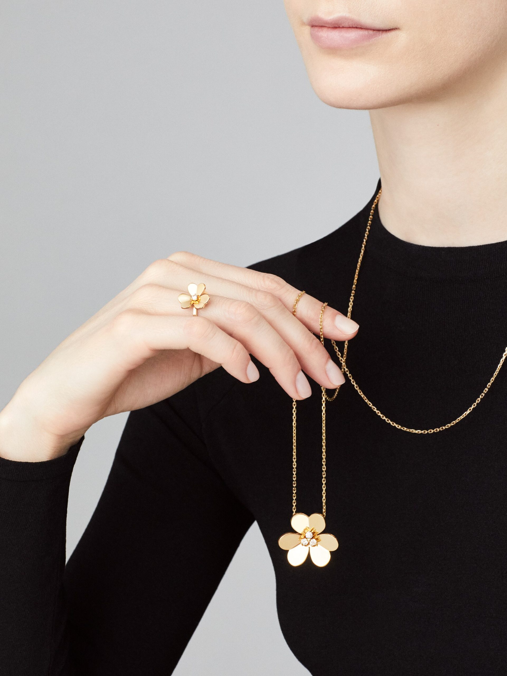 Replicate Frivole clip pendant, very large model(1:1 replica)